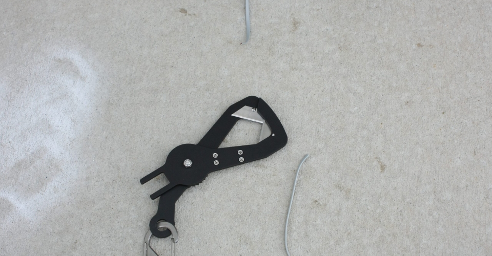 CF Pole Laching Hook w Cut Wire